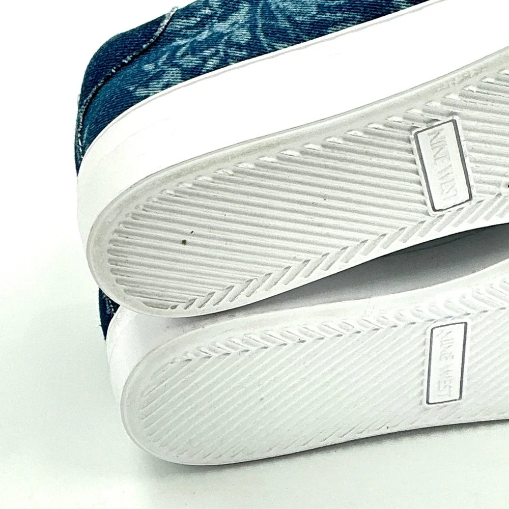 Nine West Size 9 Sneakers Blue Floral Paisley Denim Platform NEW Bestie  $79